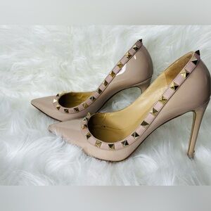 Valentino Rockstud Nude/Pale Pink Pump Authentic